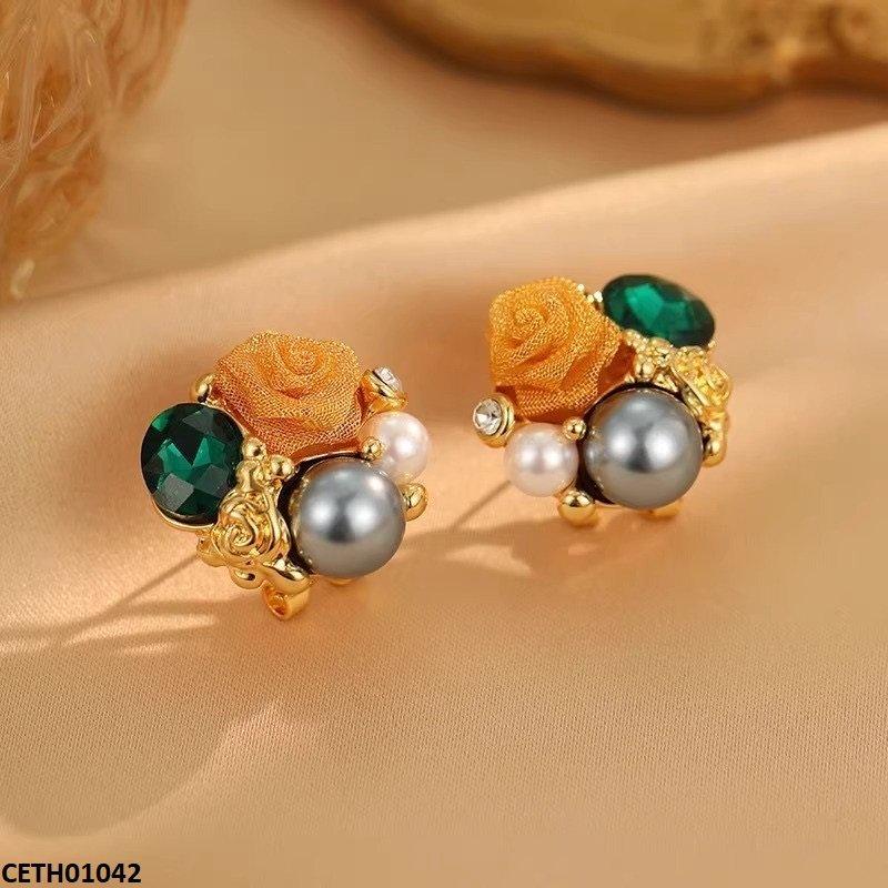 Round/Oval Pearl Flower Tops Pair