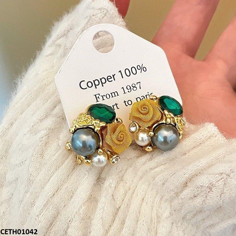 Round/Oval Pearl Flower Tops Pair