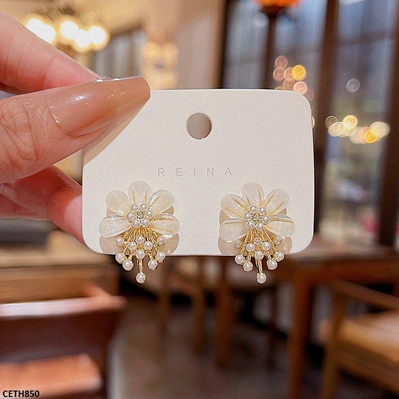Pearl Flower Tops Pair