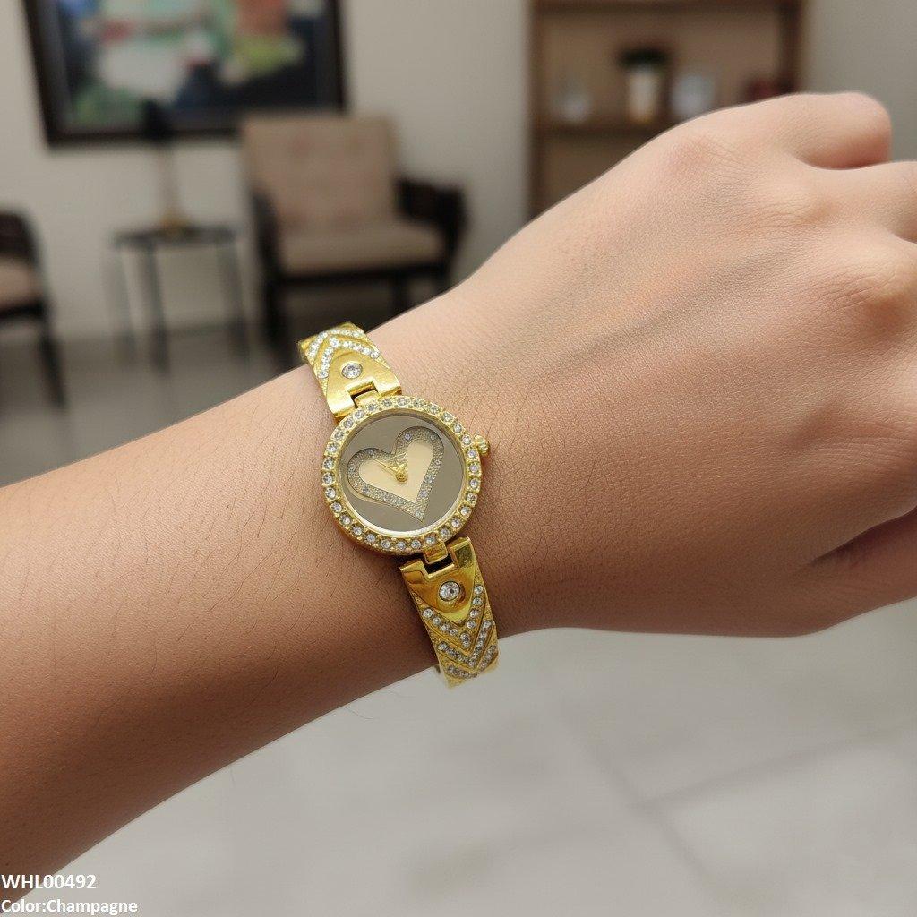 Round Heart Dial Bracelet Women's Watch