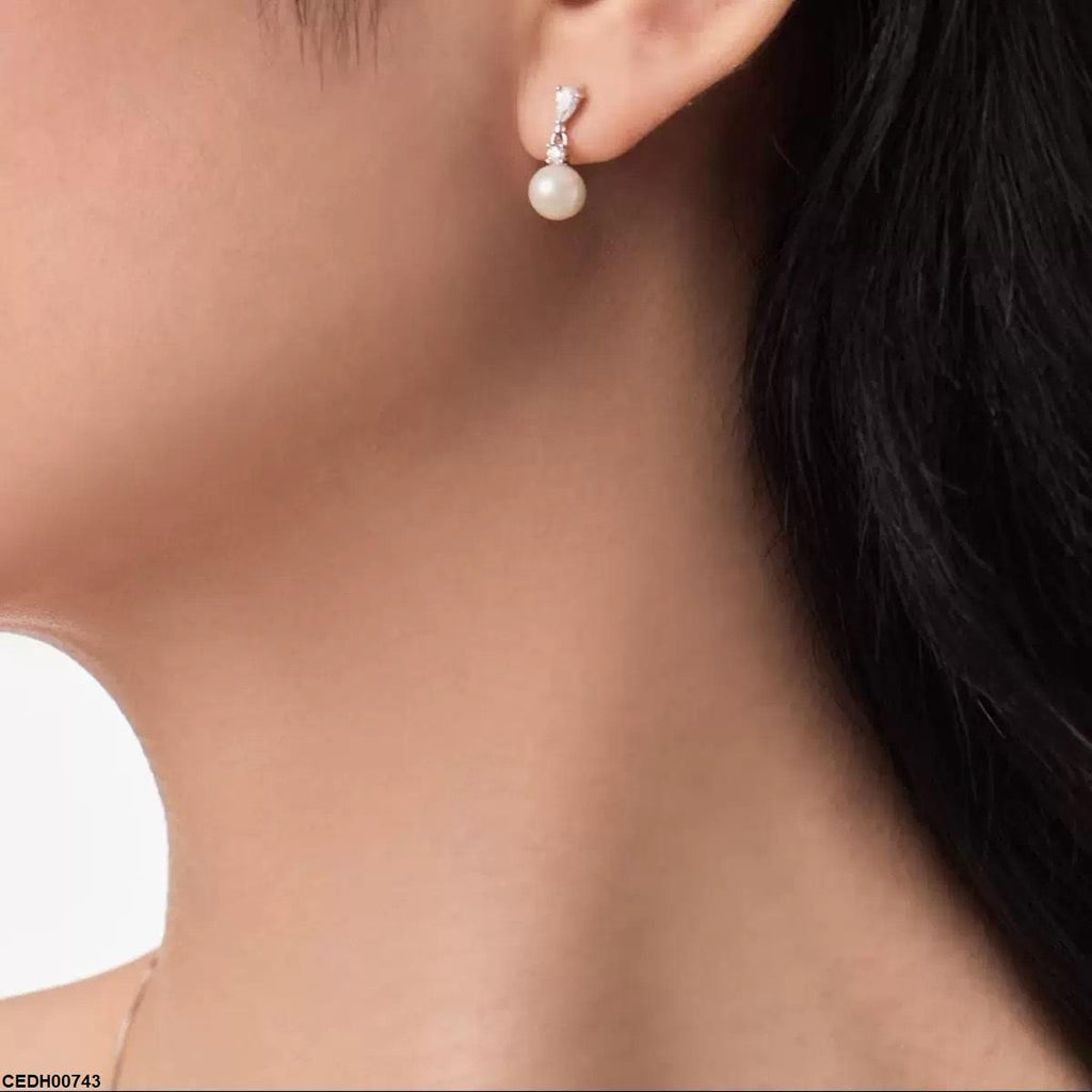 Tear Pearl Drop Earrings