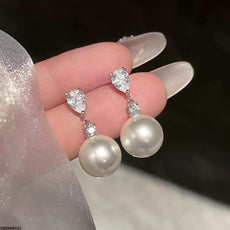 Tear Pearl Drop Earrings