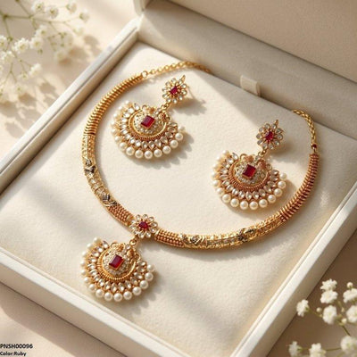 Flower/Moon Pearl Necklace Set