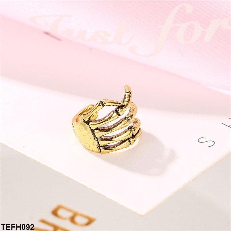 Skeleton Hand Ear Cuff Single