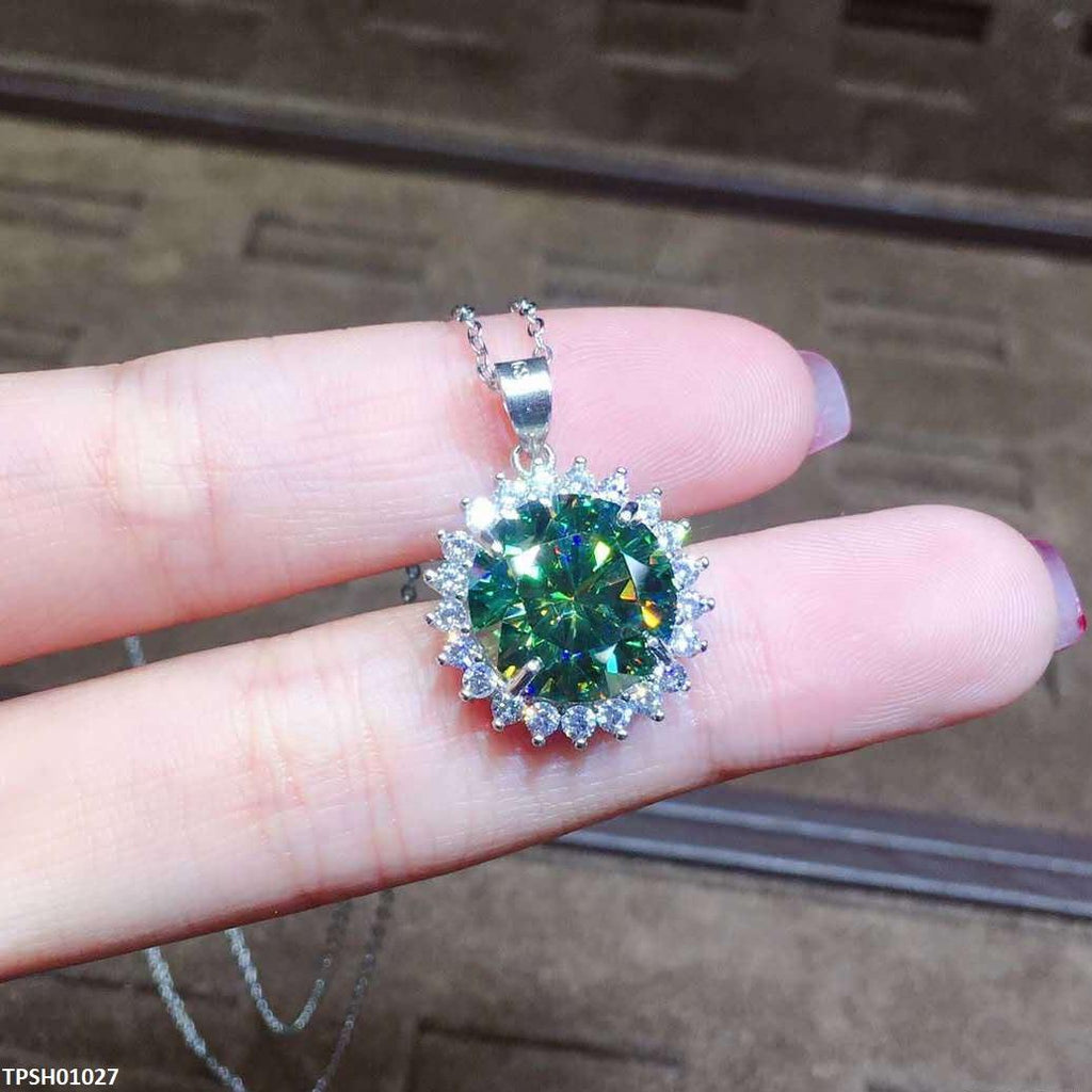 Round Green Stone Zircon Pendant