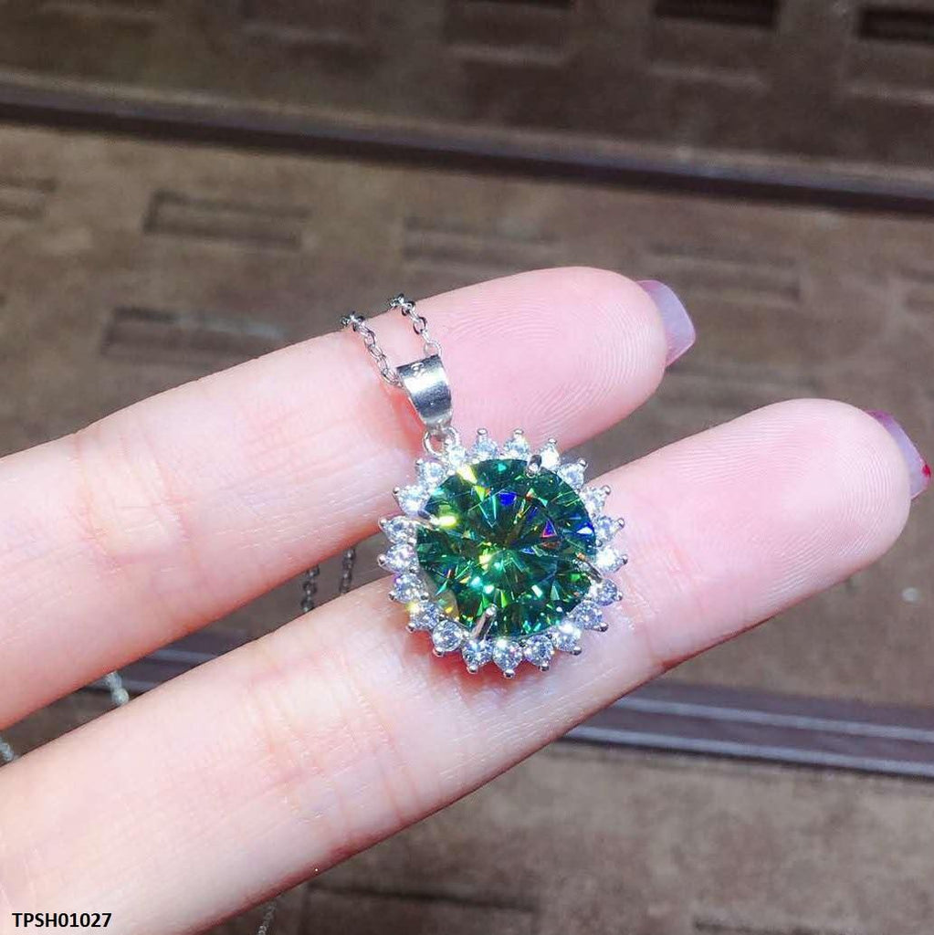 Round Green Stone Zircon Pendant