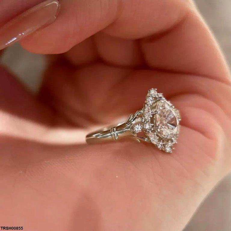 Tear Zircon Ring Adjustable