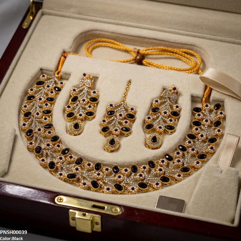 Oval Flower Necklace Set