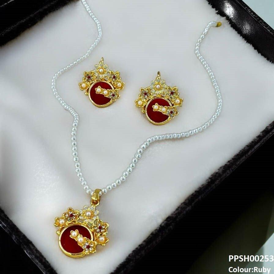 Flower Round Pendant Set