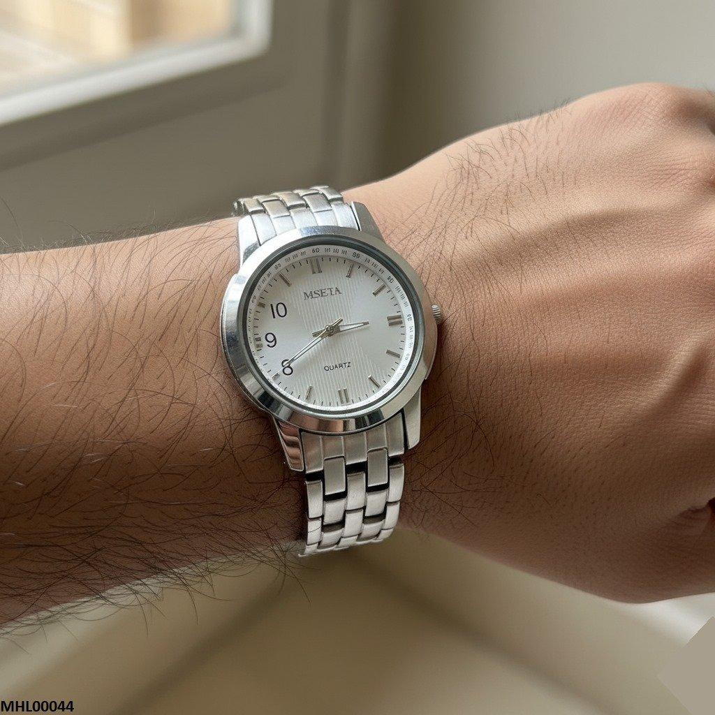 Round Analog Dial Men's Watch