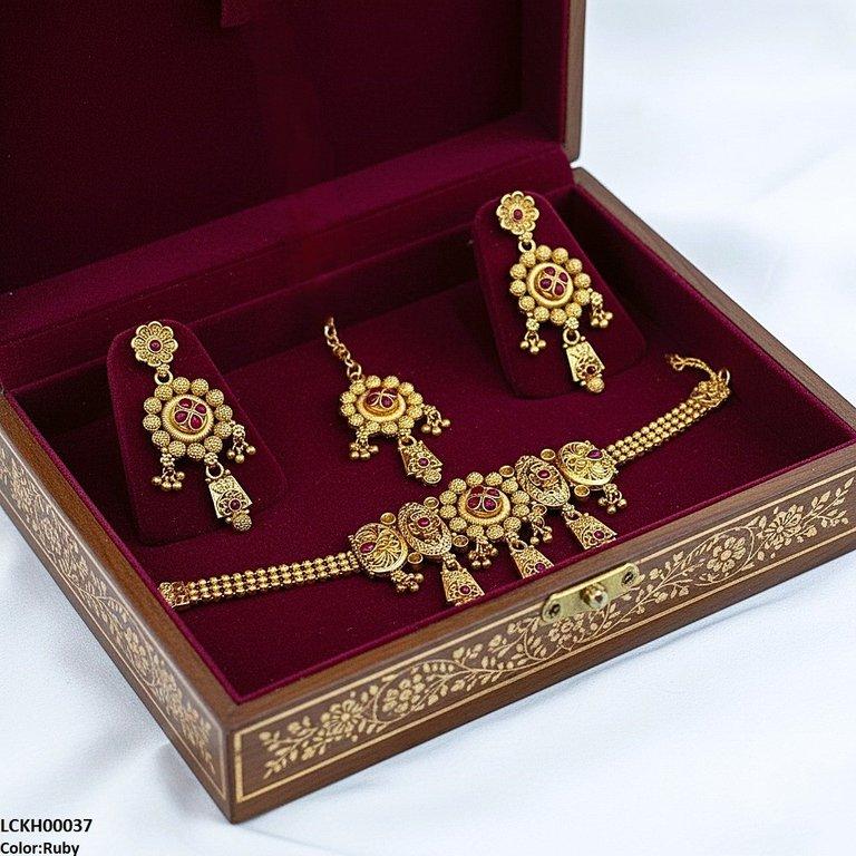 Round Flower Drop Choker Set