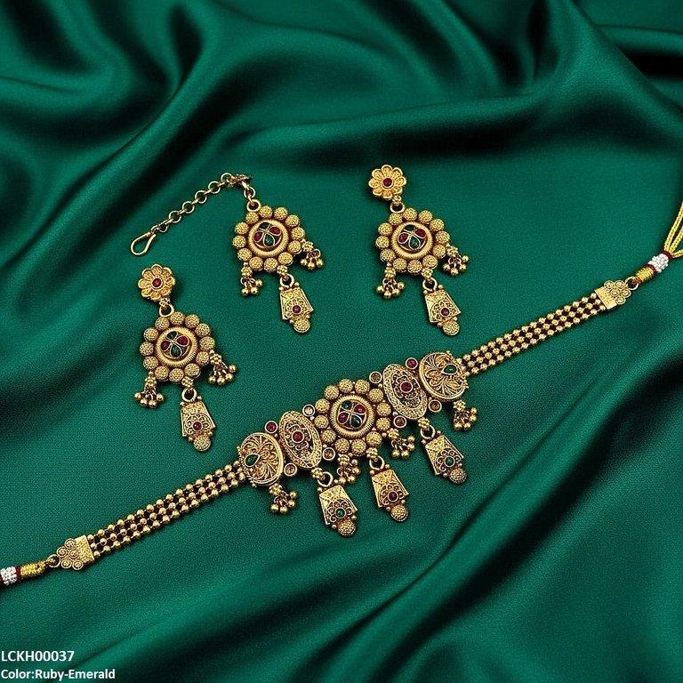 Round Flower Drop Choker Set