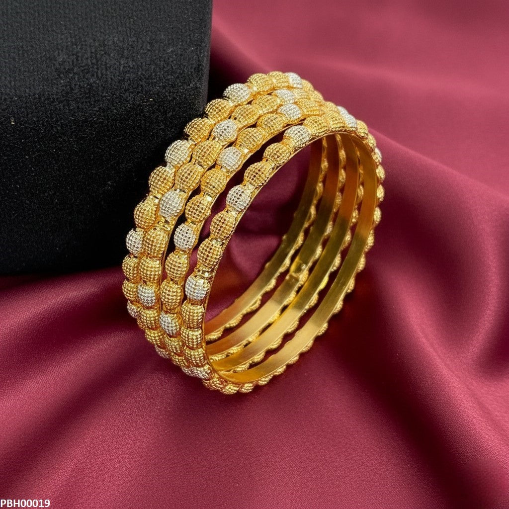 Dotted/Cluster Ball 4 Pcs Of Bangles Set
