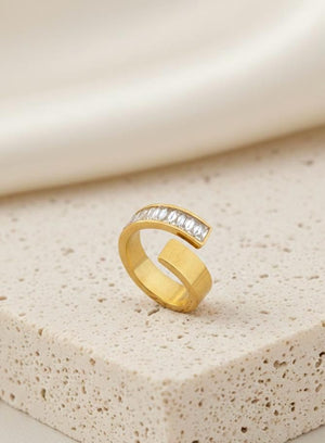 Stainless Steel 18k Luxury Curve Stone Ring
