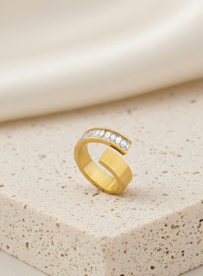 Stainless Steel 18k Luxury Curve Stone Ring